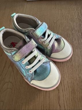 See Kai Run Kids Iridescent Pastel Low-Top Sneakers in Pink, Blue, Green